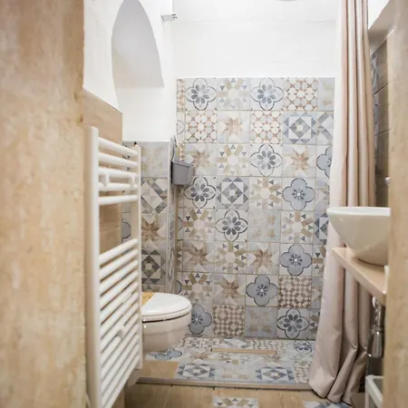 Adelphos شقة Adelfia