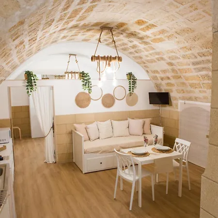 Apartment Adelphos *